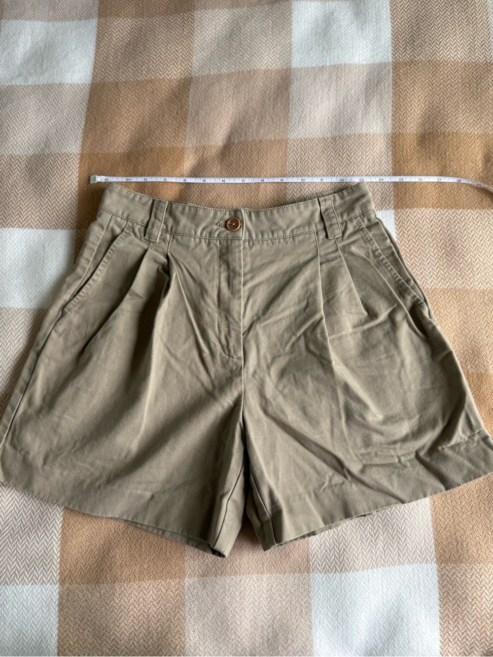 Sunday Best - Meriliese Khaki Shorts Size 4 - Picture 4 of 8